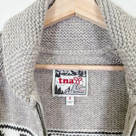 Aritzia Tna Lambwools  Sea To Sky Sweater Cochiwan Jacket - Picture 12 of 16